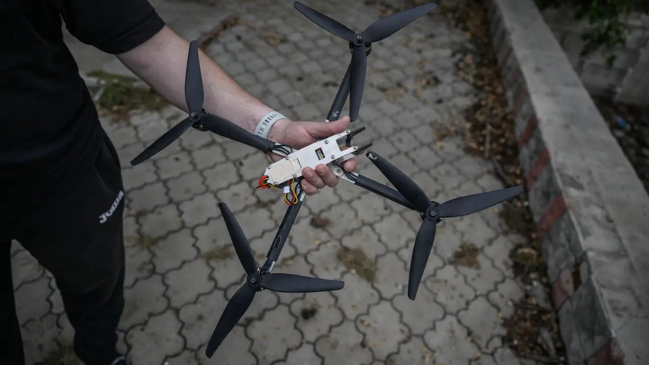 Alemanha aprova lei que autoriza polícia a abater drones com lasers e bloqueadores de sinal