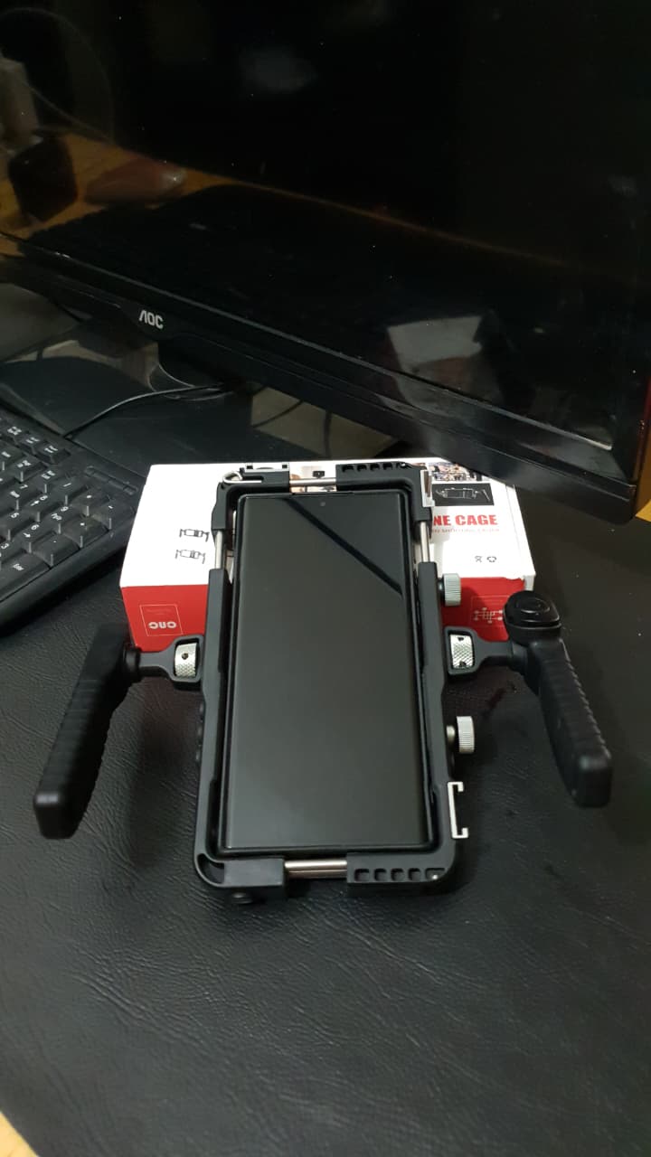 Transforme seus vídeos em conteúdos profissional com esse Estabilizador Cage para smartphone